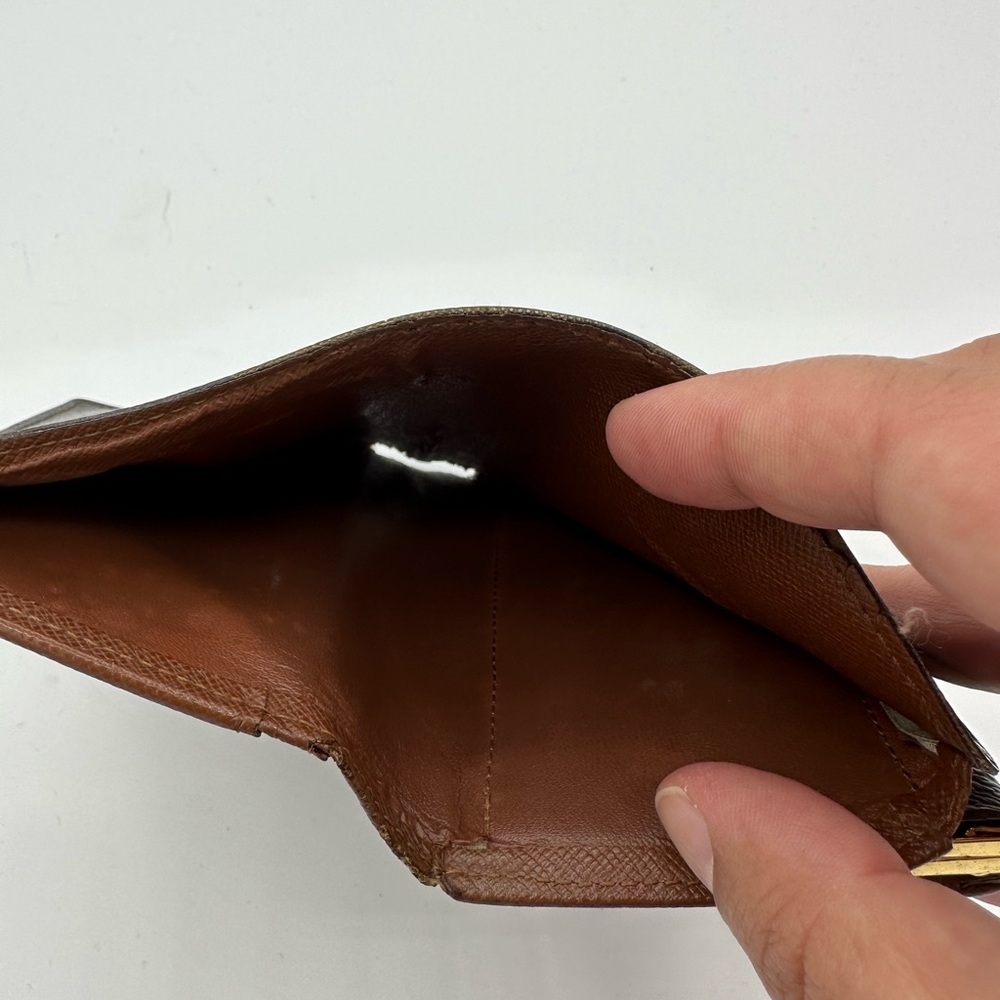 Louis Vuitton Vintage Kisslock Snap Wallet - Picture 6 of 7